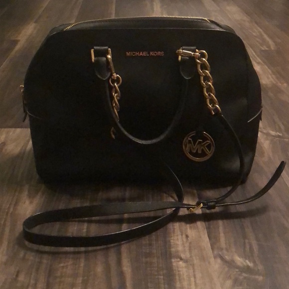 ❤️ Michael Kors Black Purse - Picture 2 of 8